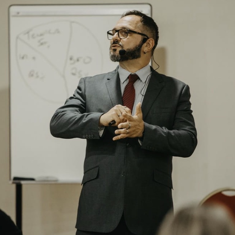 André Percia, psicólogo e autor